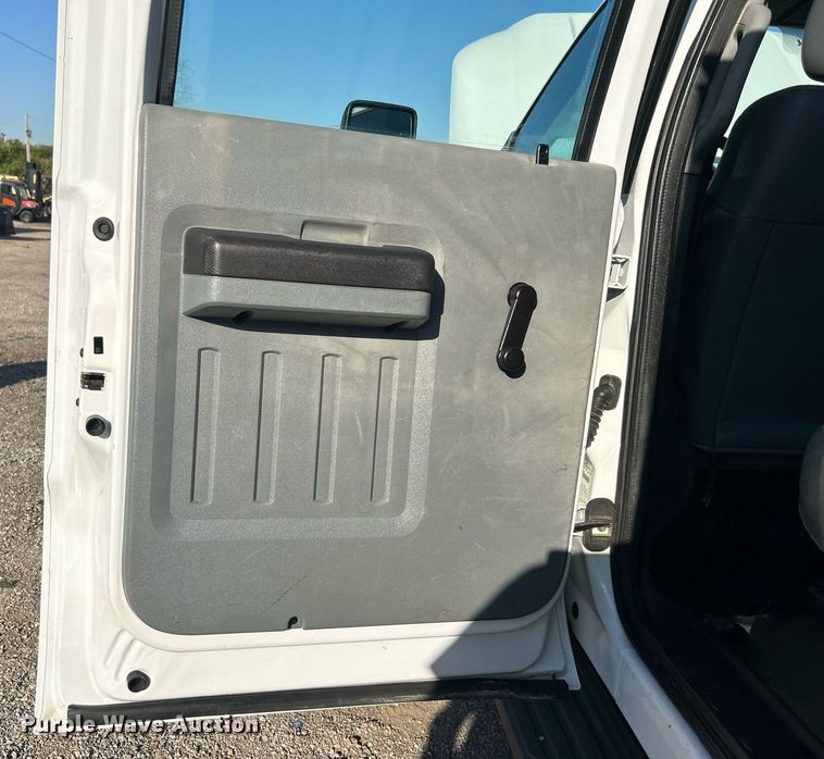 image for item EG1112 2013 Ford F550 Super Duty  Crew Cab utility / service truck