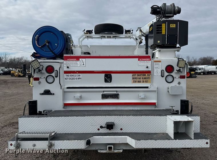 image for item EG2490 2022 Ford F550 utility / service truck