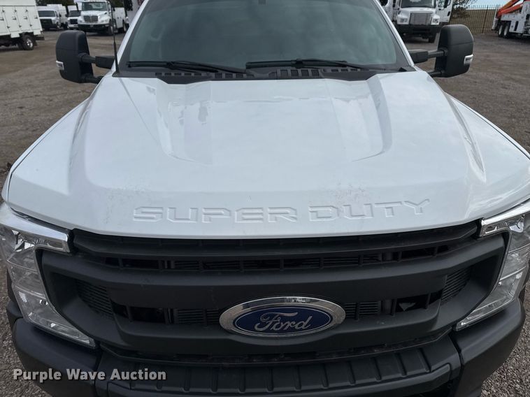 image for item EG2490 2022 Ford F550 utility / service truck