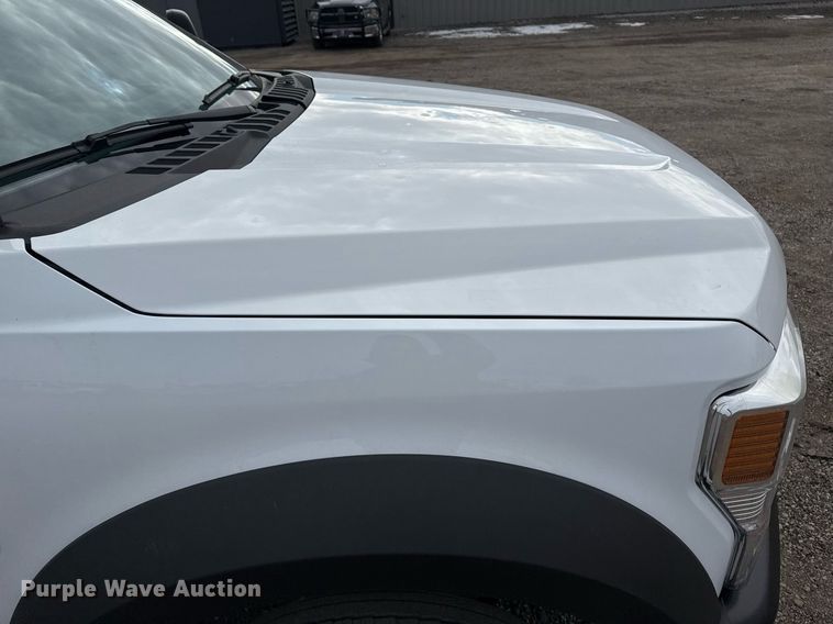 image for item EG2490 2022 Ford F550 utility / service truck