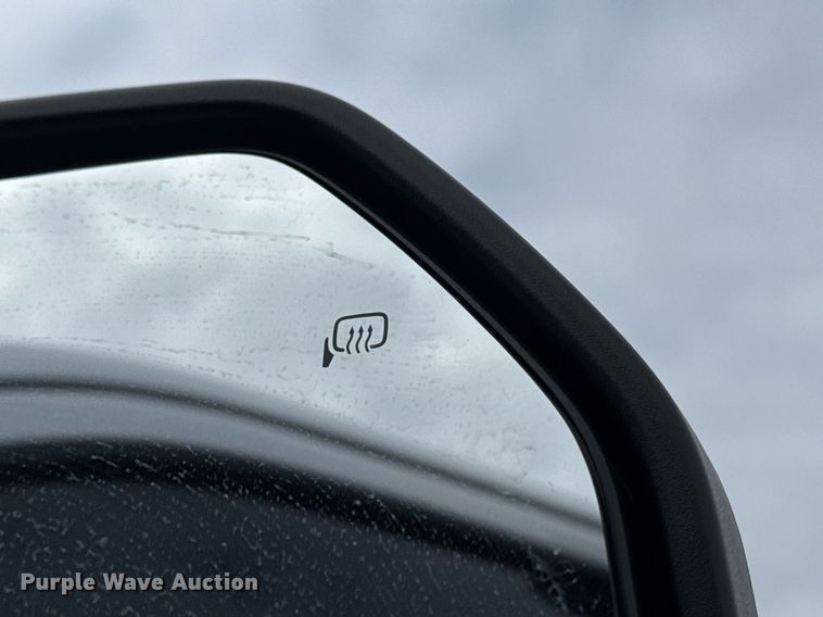 image for item EG2490 2022 Ford F550 utility / service truck