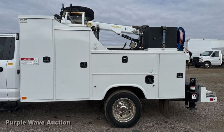 image for item EG2490 2022 Ford F550 utility / service truck