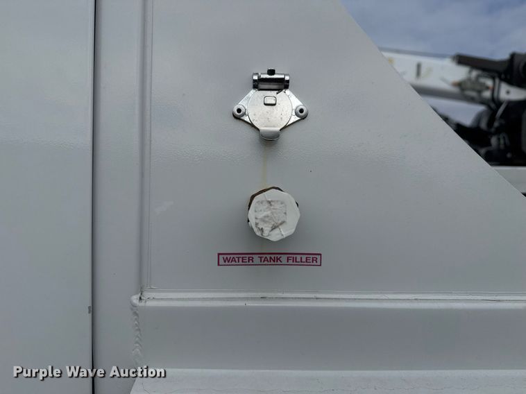 image for item EG2490 2022 Ford F550 utility / service truck