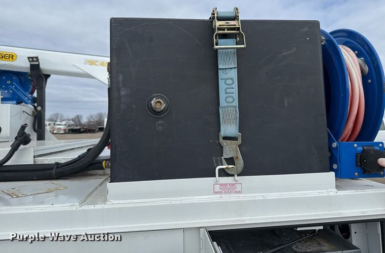 image for item EG2490 2022 Ford F550 utility / service truck