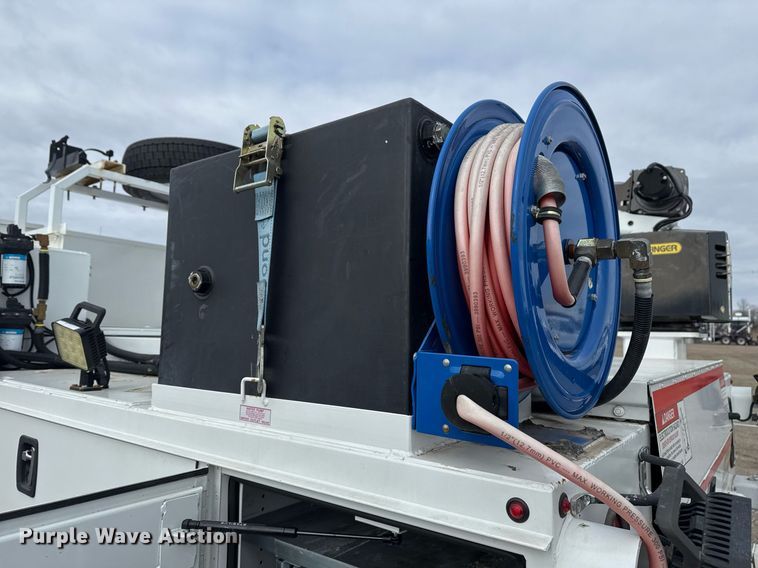 image for item EG2490 2022 Ford F550 utility / service truck