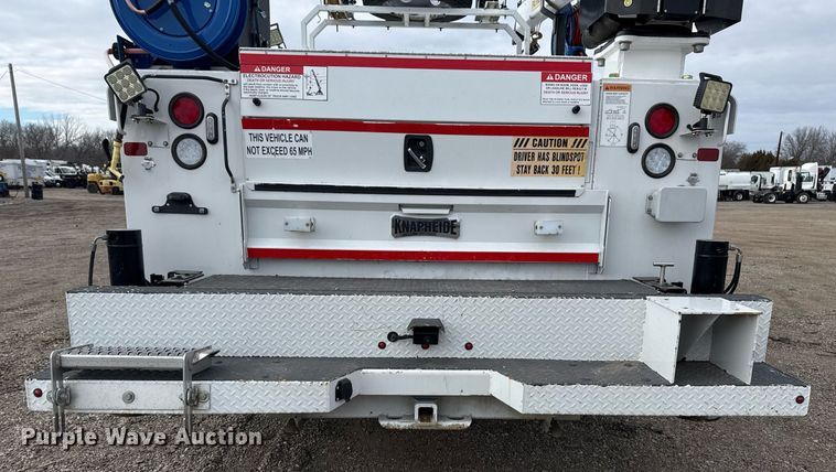 image for item EG2490 2022 Ford F550 utility / service truck