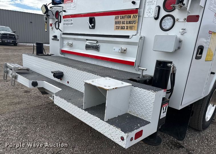 image for item EG2490 2022 Ford F550 utility / service truck