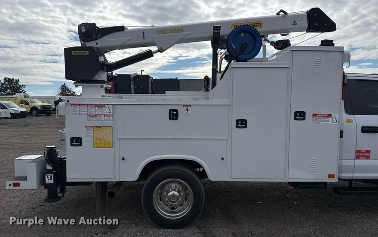 image for item EG2490 2022 Ford F550 utility / service truck