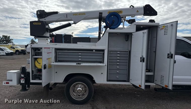 image for item EG2490 2022 Ford F550 utility / service truck