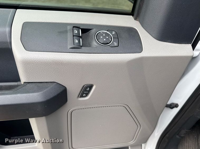 image for item EG2490 2022 Ford F550 utility / service truck