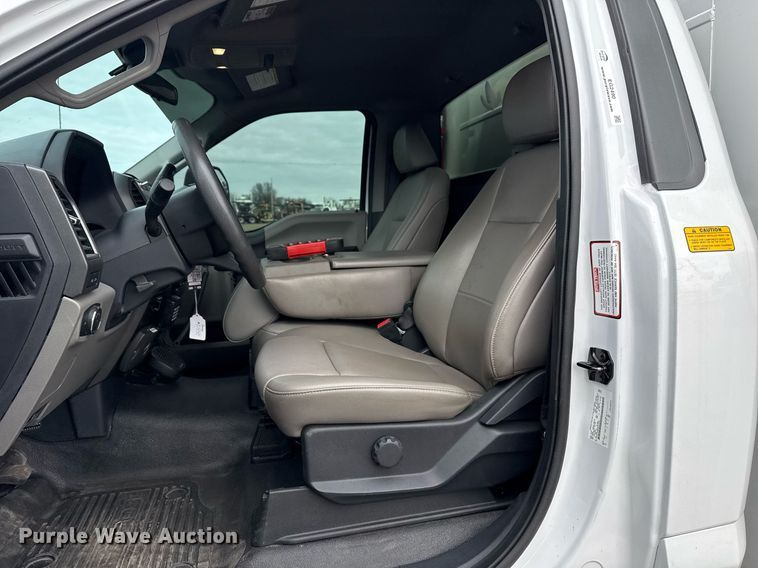 image for item EG2490 2022 Ford F550 utility / service truck