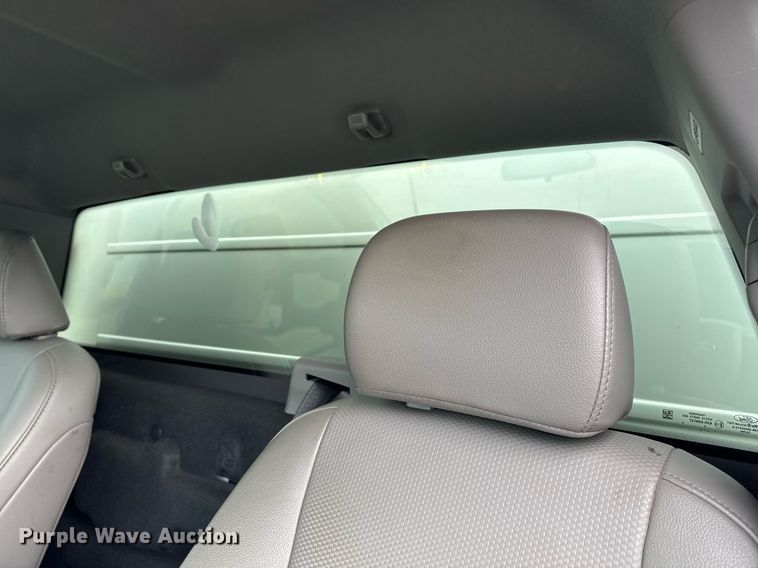 image for item EG2490 2022 Ford F550 utility / service truck