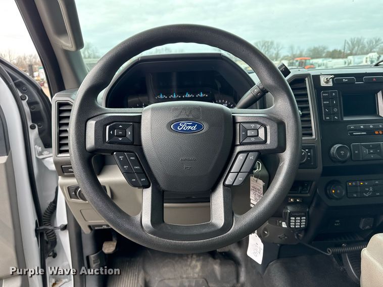 image for item EG2490 2022 Ford F550 utility / service truck
