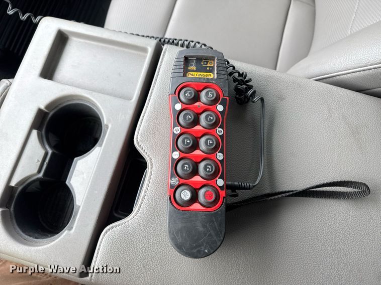 image for item EG2490 2022 Ford F550 utility / service truck