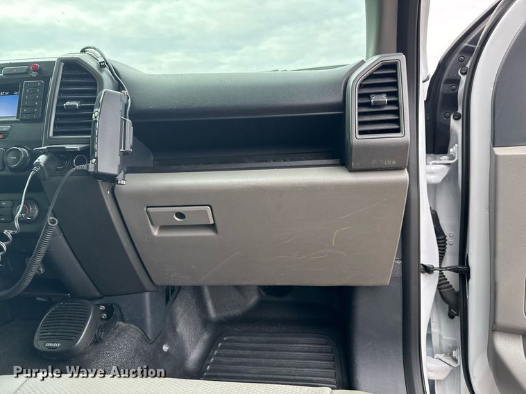 image for item EG2490 2022 Ford F550 utility / service truck