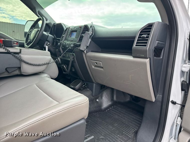 image for item EG2490 2022 Ford F550 utility / service truck