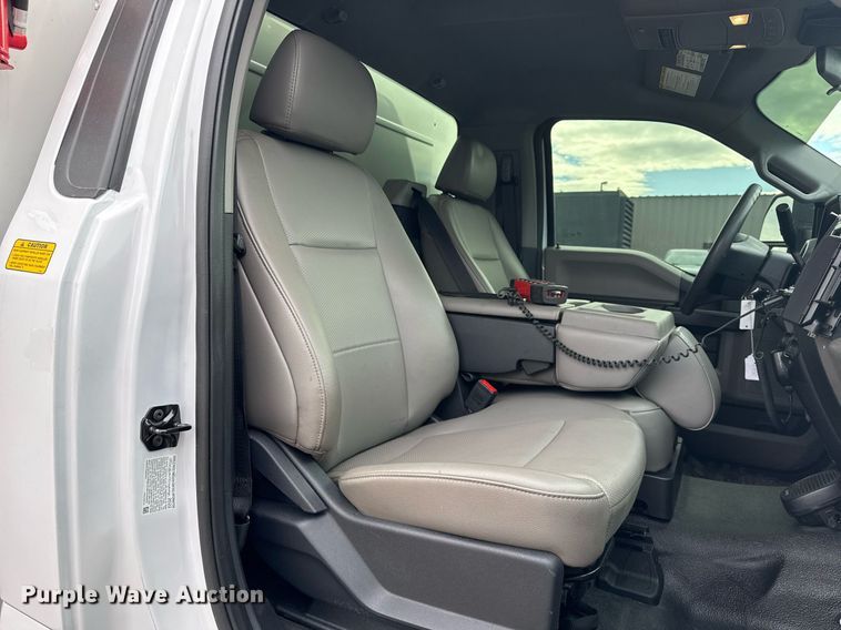 image for item EG2490 2022 Ford F550 utility / service truck