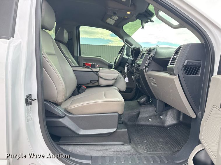 image for item EG2490 2022 Ford F550 utility / service truck