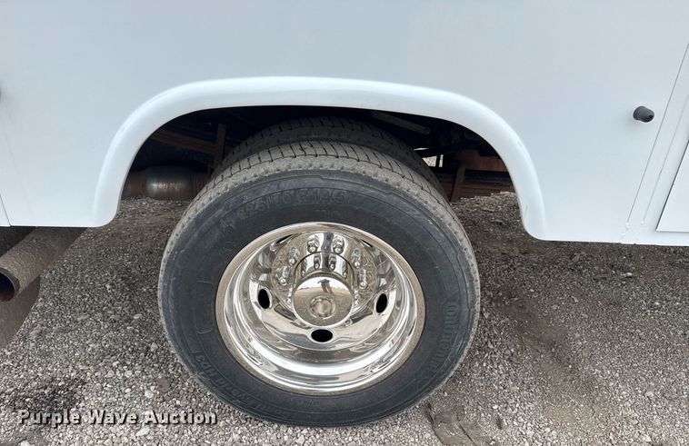 image for item EG2490 2022 Ford F550 utility / service truck