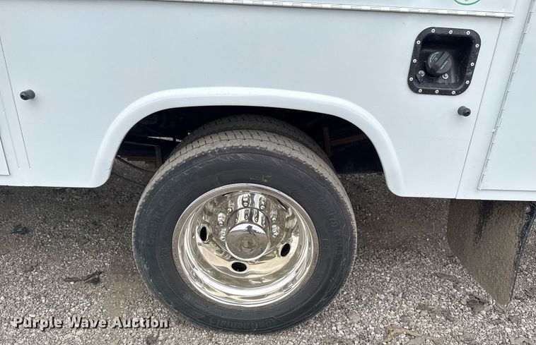 image for item EG2490 2022 Ford F550 utility / service truck