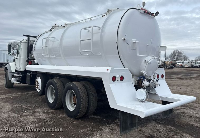 image for item EG2566 2010 Mack GU713 vacuum truck
