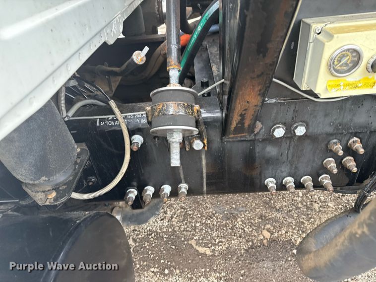 image for item EG2566 2010 Mack GU713 vacuum truck