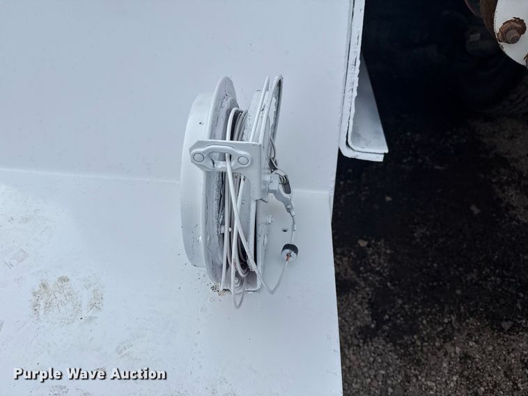 image for item EG2566 2010 Mack GU713 vacuum truck