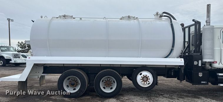 image for item EG2566 2010 Mack GU713 vacuum truck