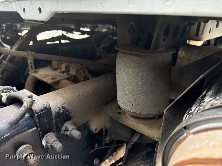 image for item EG2566 2010 Mack GU713 vacuum truck