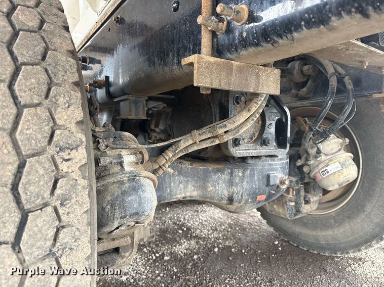 image for item EG2566 2010 Mack GU713 vacuum truck