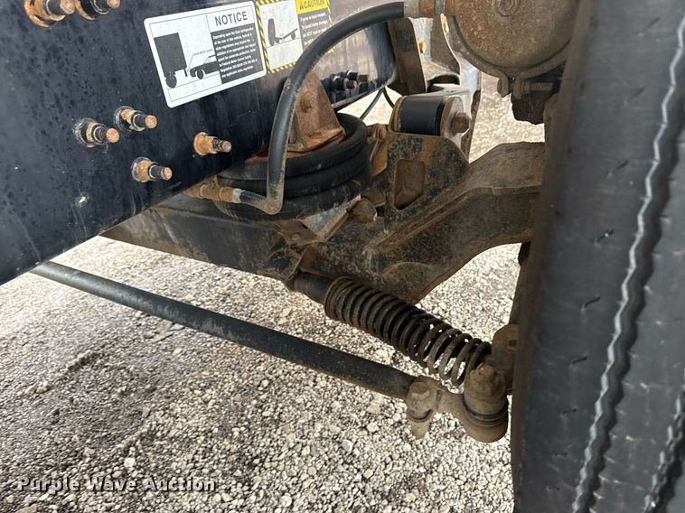 image for item EG2566 2010 Mack GU713 vacuum truck