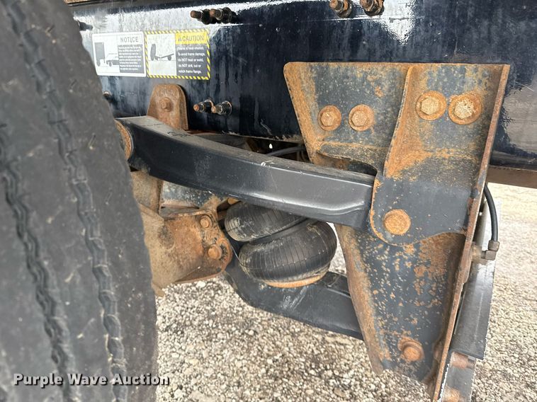 image for item EG2566 2010 Mack GU713 vacuum truck