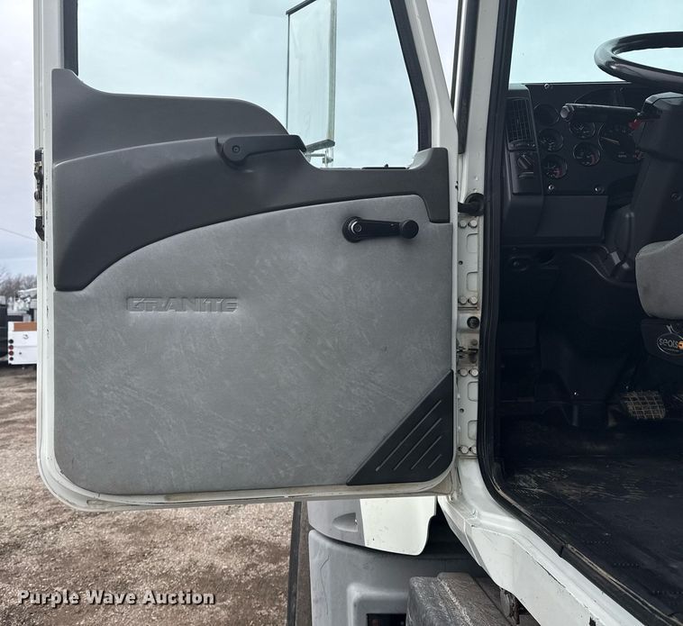 image for item EG2566 2010 Mack GU713 vacuum truck