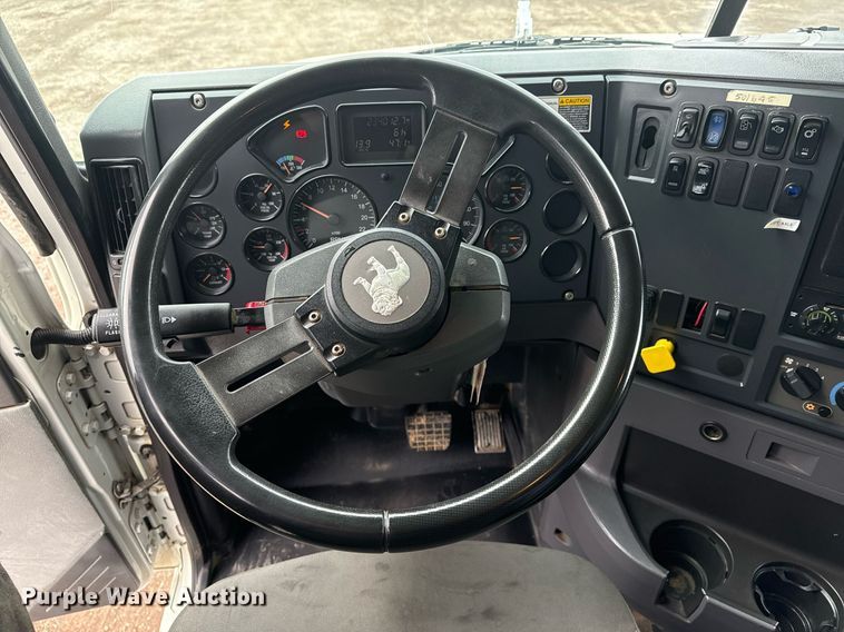 image for item EG2566 2010 Mack GU713 vacuum truck