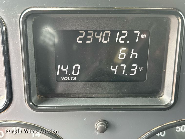 image for item EG2566 2010 Mack GU713 vacuum truck