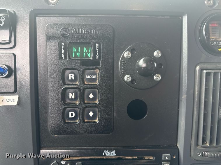 image for item EG2566 2010 Mack GU713 vacuum truck