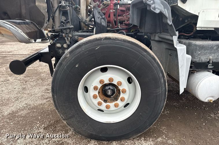 image for item EG2566 2010 Mack GU713 vacuum truck