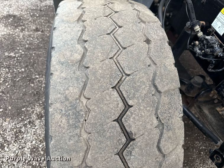 image for item EG2566 2010 Mack GU713 vacuum truck