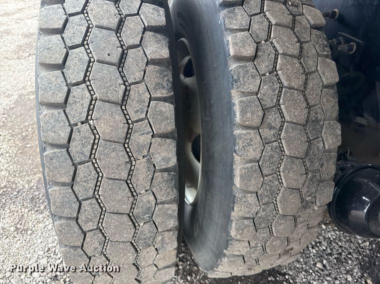 image for item EG2566 2010 Mack GU713 vacuum truck