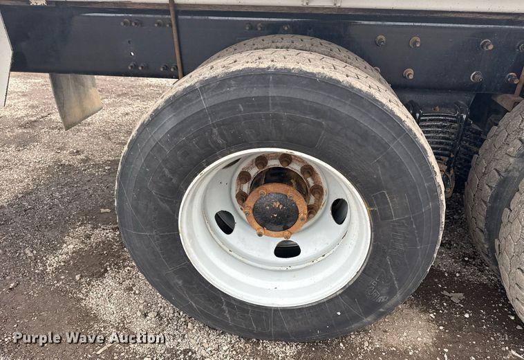 image for item EG2566 2010 Mack GU713 vacuum truck