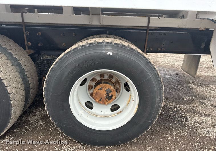 image for item EG2566 2010 Mack GU713 vacuum truck