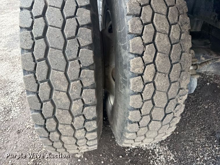 image for item EG2566 2010 Mack GU713 vacuum truck