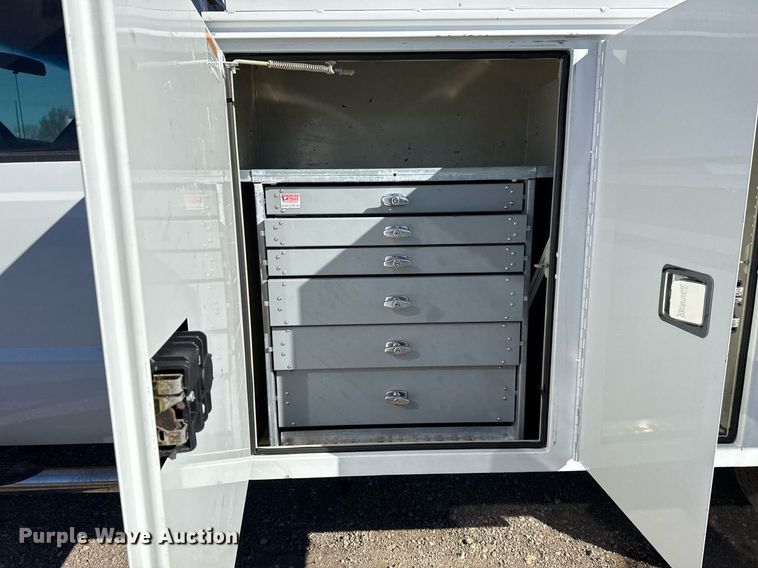 image for item EG2588 2013 Ford F550 Super Duty utility / service truck