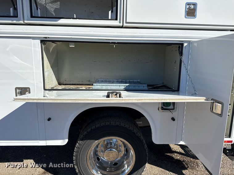 image for item EG2588 2013 Ford F550 Super Duty utility / service truck