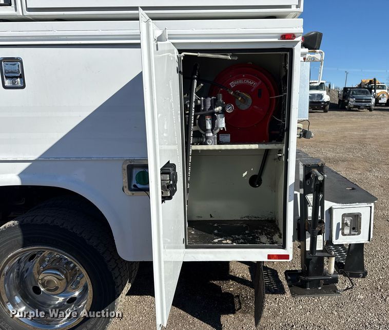 image for item EG2588 2013 Ford F550 Super Duty utility / service truck