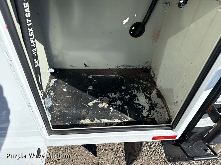 image for item EG2588 2013 Ford F550 Super Duty utility / service truck