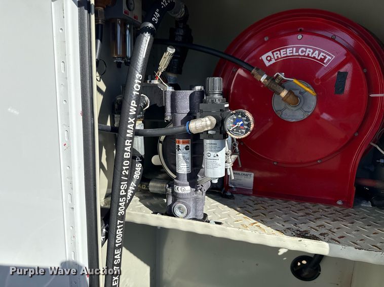 image for item EG2588 2013 Ford F550 Super Duty utility / service truck