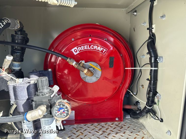 image for item EG2588 2013 Ford F550 Super Duty utility / service truck