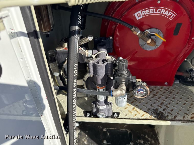 image for item EG2588 2013 Ford F550 Super Duty utility / service truck