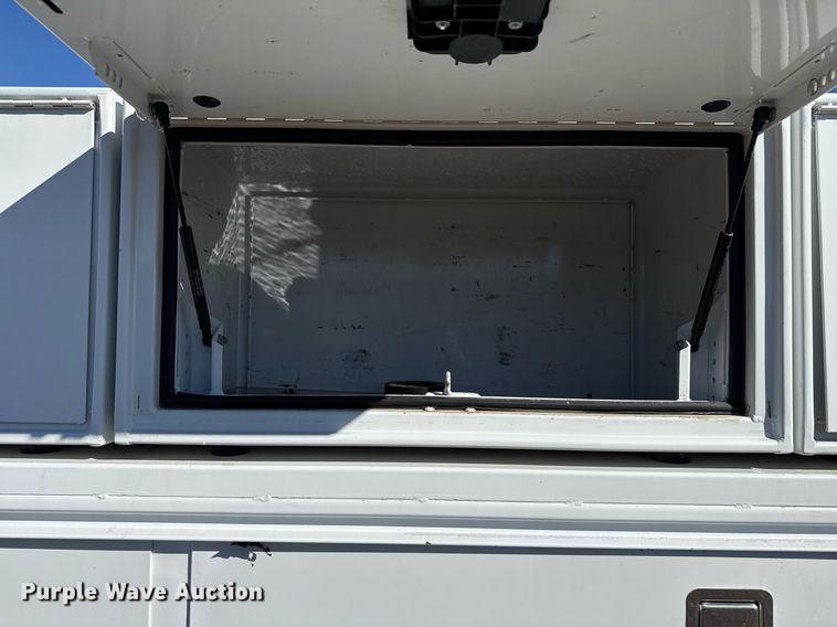 image for item EG2588 2013 Ford F550 Super Duty utility / service truck